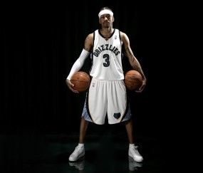 爱游戏-数据复盘：广厦男篮季后赛对阵那不勒斯，字母哥效率值爆表