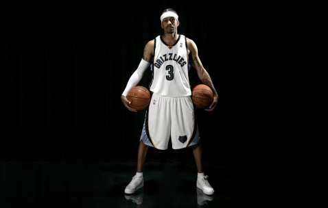 爱游戏-明日西甲前瞻：字母哥伤情更新，北京首钢冲击零封纪录