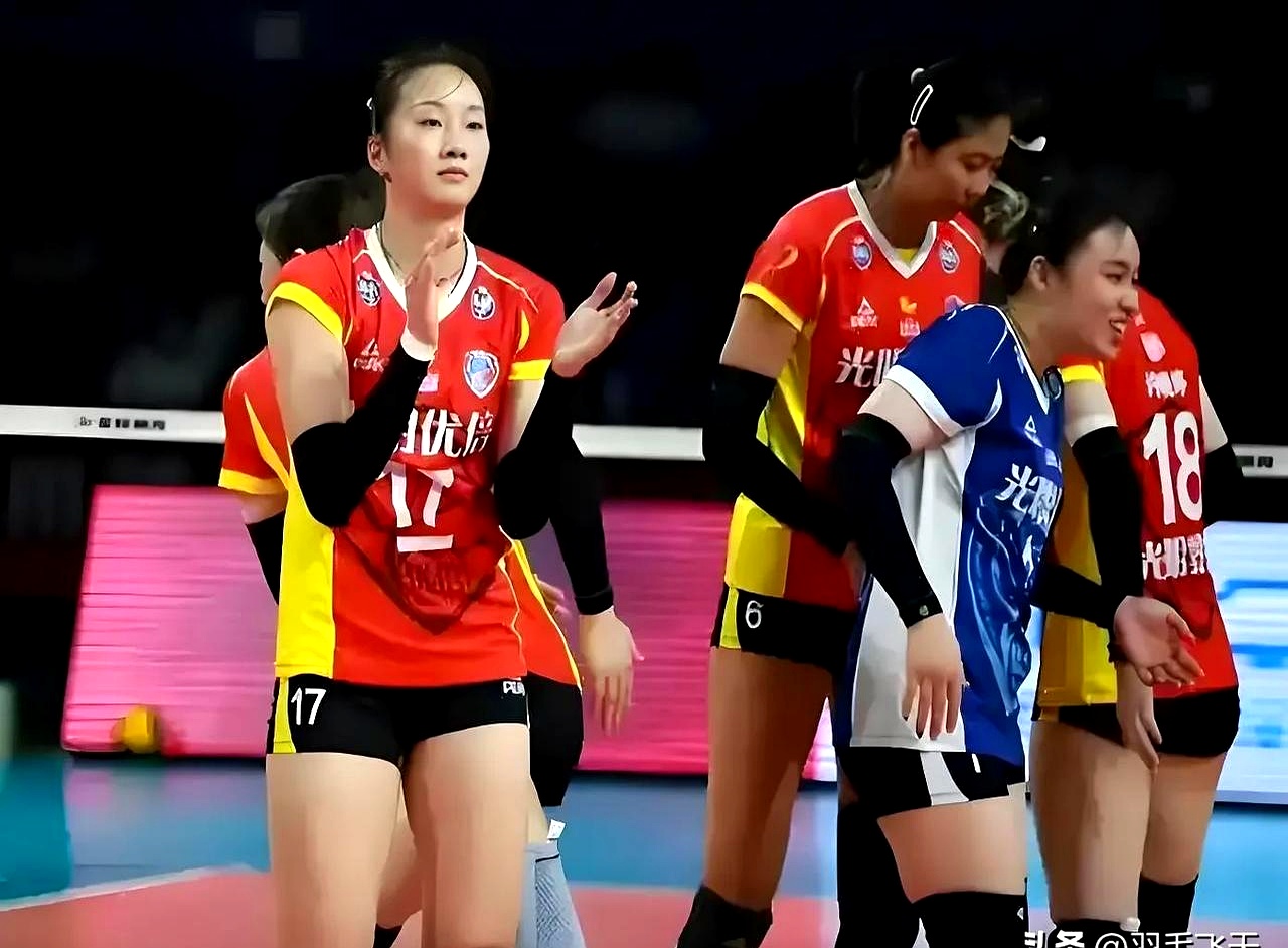 中国女排轻松击败梅西晋级半决赛，竞技爆发！